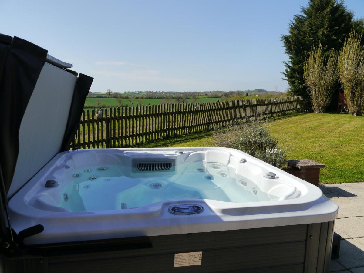 South View Country House Sleeps 12 - Hot Tub - Views Henley-in-Arden Exterior photo